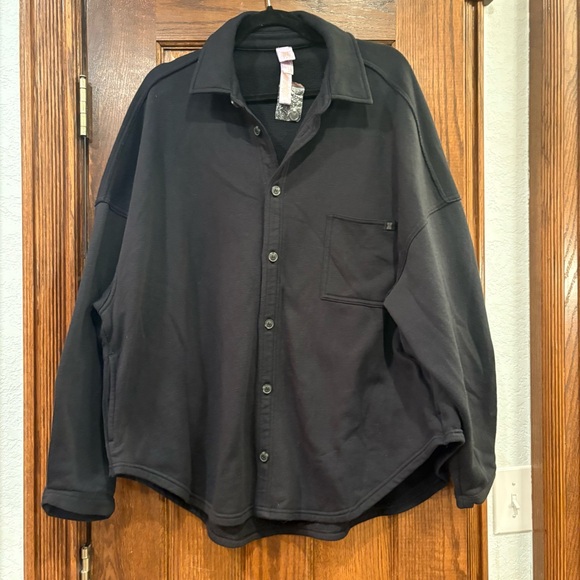 Savage X Fenty $85 Essential Oversized Button-Up Shirt Comfy M P2P 24-26” - Picture 6 of 14